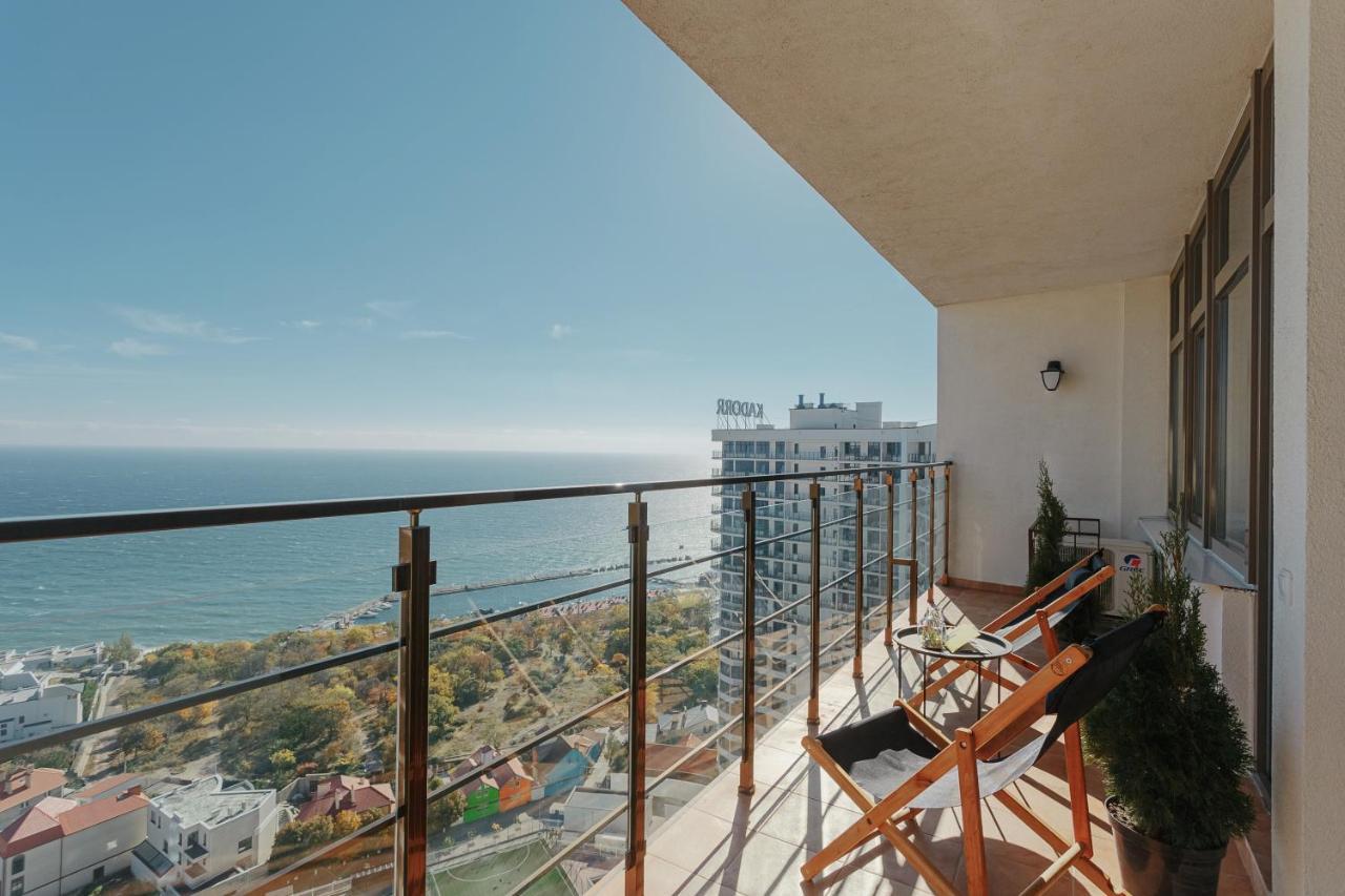 Sea & Sky Apartments Odesa Exterior photo