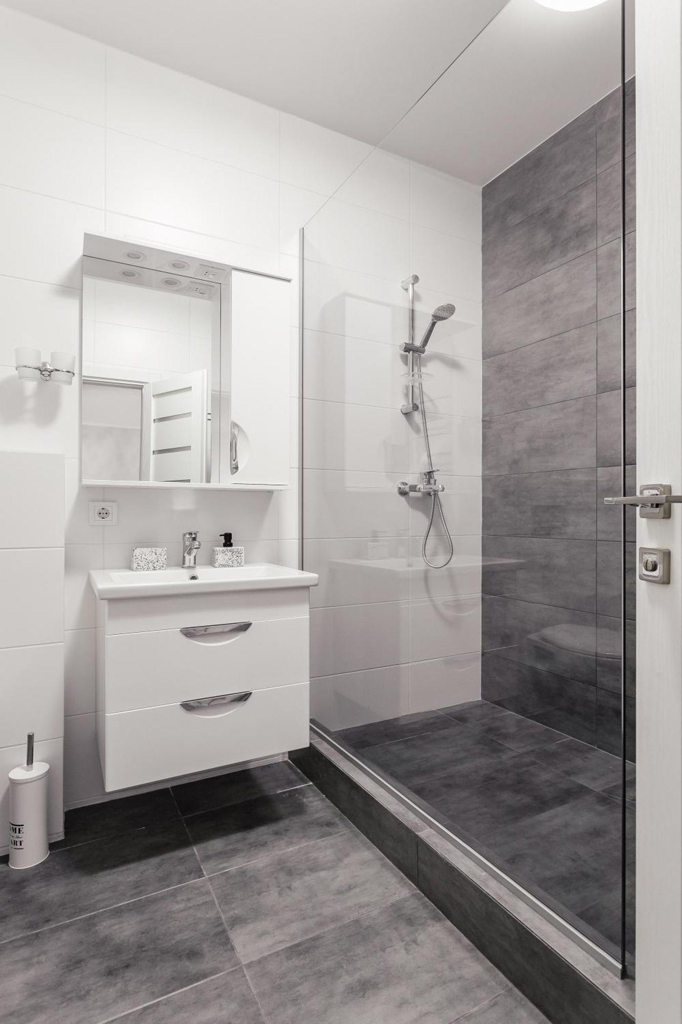 Sea & Sky Apartments Odesa Room photo