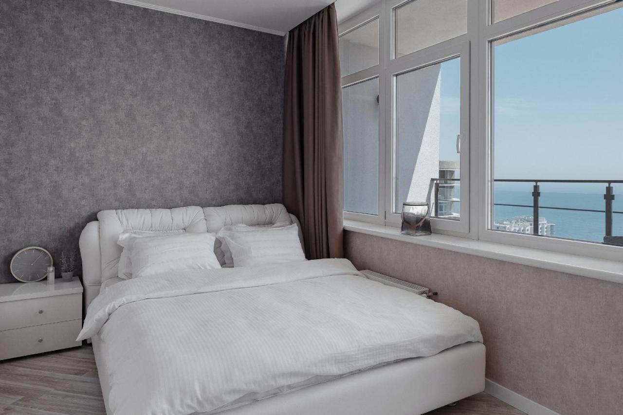 Sea & Sky Apartments Odesa Exterior photo