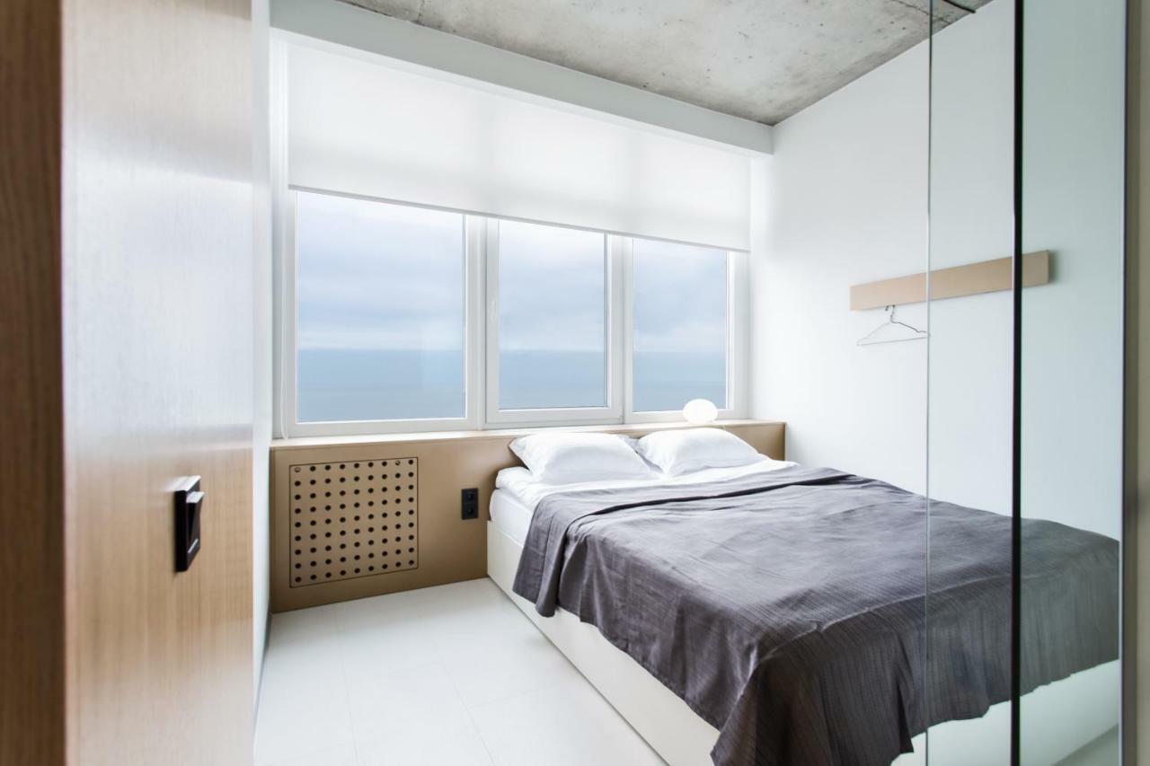 Sea & Sky Apartments Odesa Exterior photo