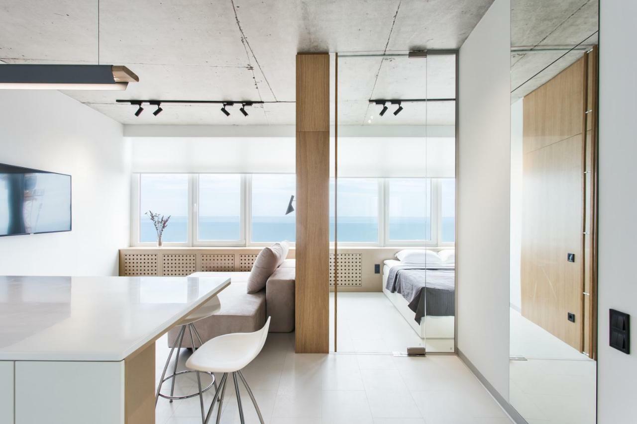 Sea & Sky Apartments Odesa Exterior photo